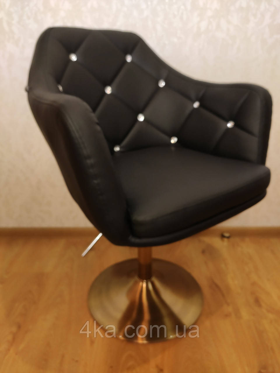 Крісло перукарське НС830N, чорне, база золото