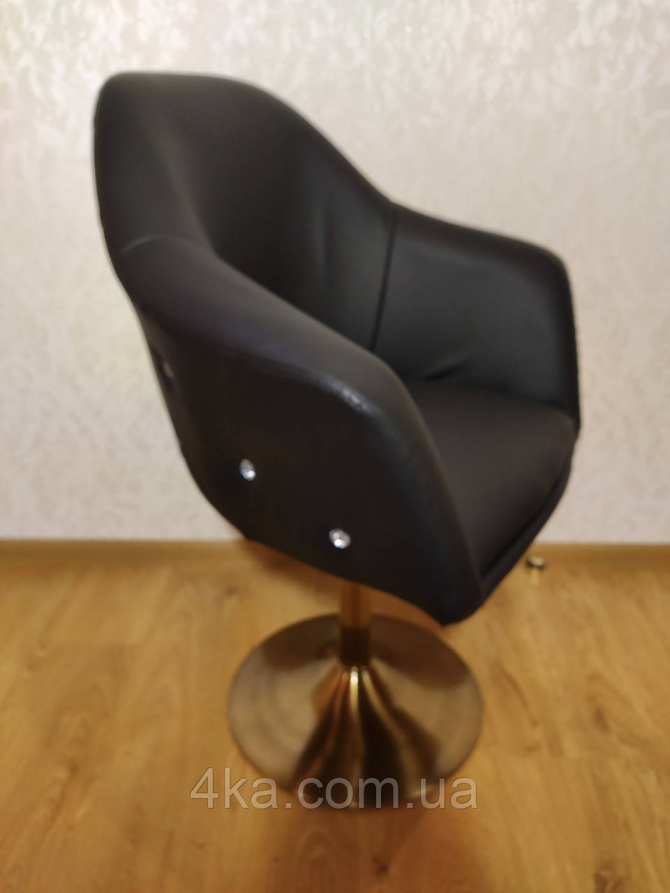 Перукарське крісло HC547N чорне, база золото