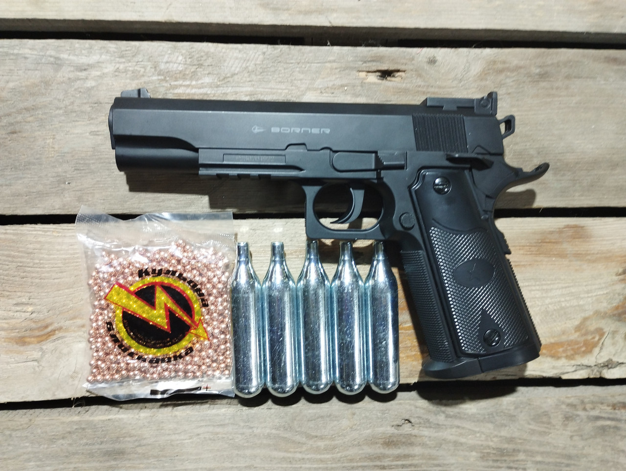 Пневматичний пістолет Borner 1911 (Colt) + 5 СО2 + 400 кульок