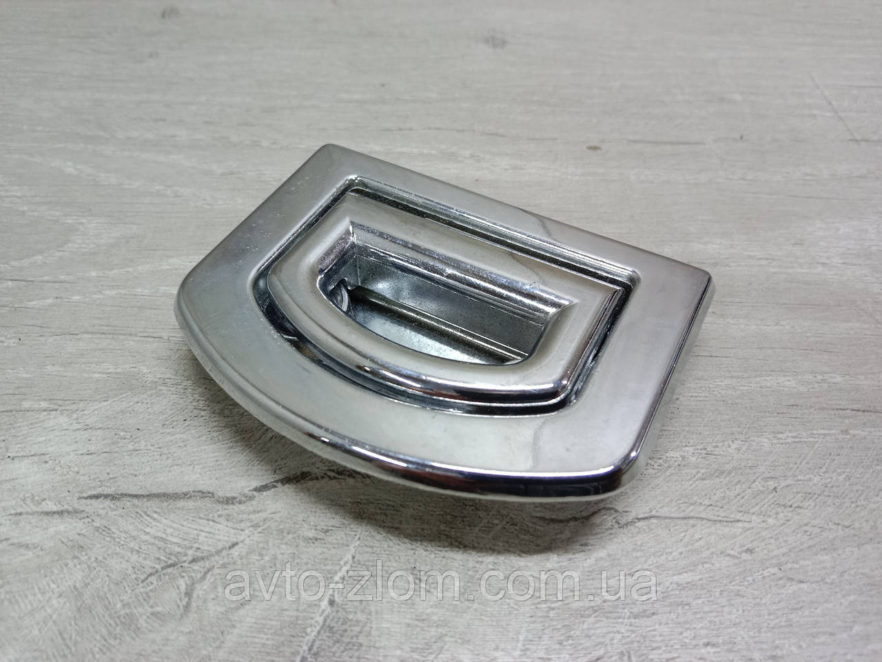 Фіксатор у багажник Volkswagen Passat B6, B7. Пасат Б6, Б7. 1K0864203.