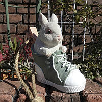 Декоративная фигурка для сада Engard "Кролик в ботинке" 22х9х19 см статуэтка в сад, садовая фигура (ST)