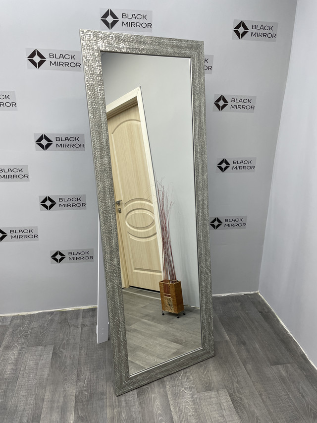 Дзеркало в повний зріст підлогове Black Mirror 