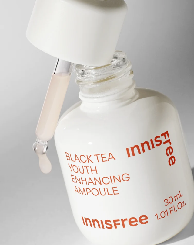 Омолоджувальна сироватка Innisfree Black Tea Youth Enhancing Ampoule