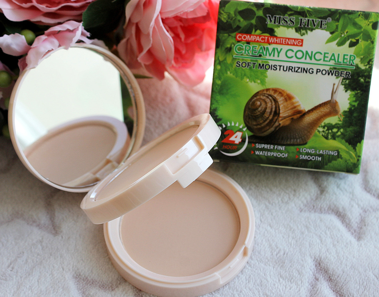 Подвійна матувальна пудра для обличчя з муцином равлика Miss Five Soft Moisturizing Powder