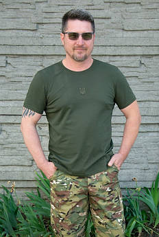 Футболка чоловіча з вишивкою у вигляді герба України  М стрейч-кулір колір хакі