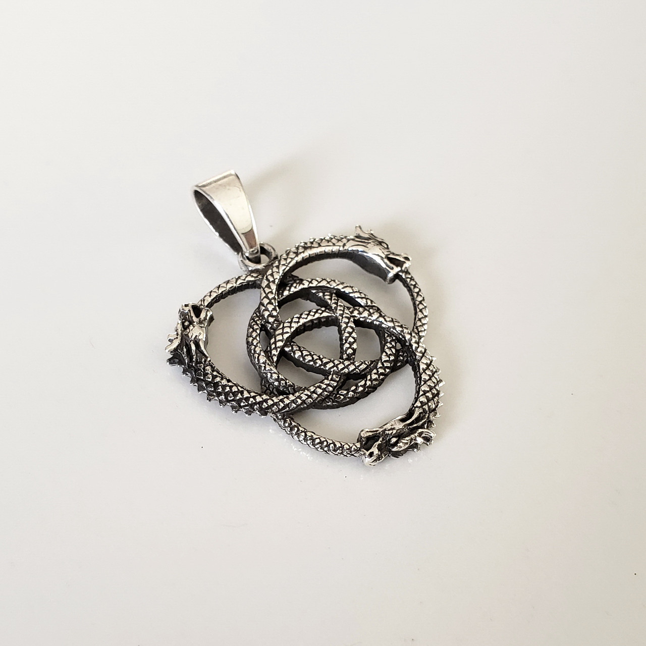 Кулон Уроборос серебряный трикветр трискель бесконечный узел амулет унисекс талисман - фото 4 - id-p2112784733