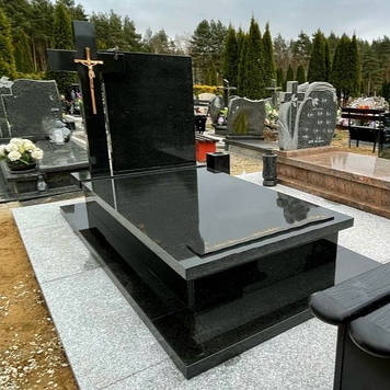 Європейський пам'ятник Елегія Стриманості із лавкою і термічною плиткою 1200*2000