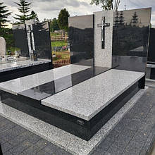 Європейський подвійний пам'ятник закритий квітник із граніту на могилу 2000*2000