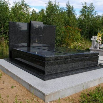 Європейський подвійний пам'ятник закритий квітник із граніту на могилу 2000*2200 8 сантиметрів