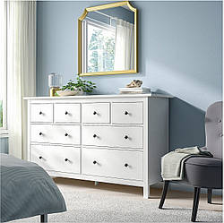 Білий комод "Хамес" з натурального дерева на вісім шухляд