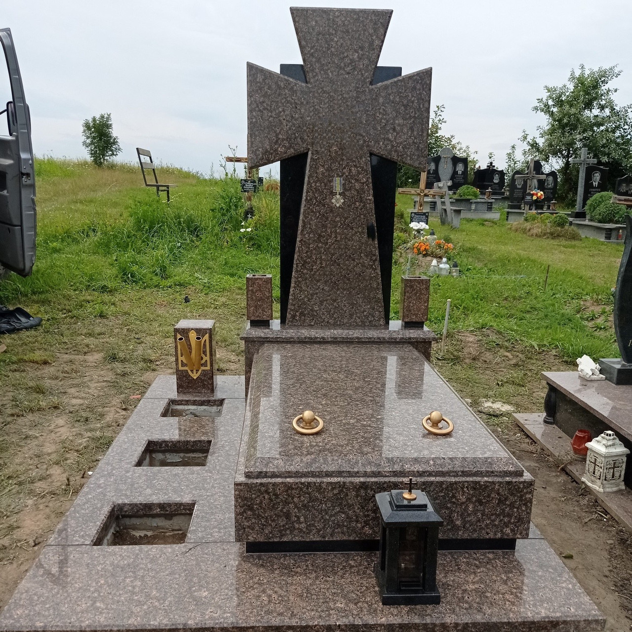 Пам'ятник герою України на могилу 1400*2000
