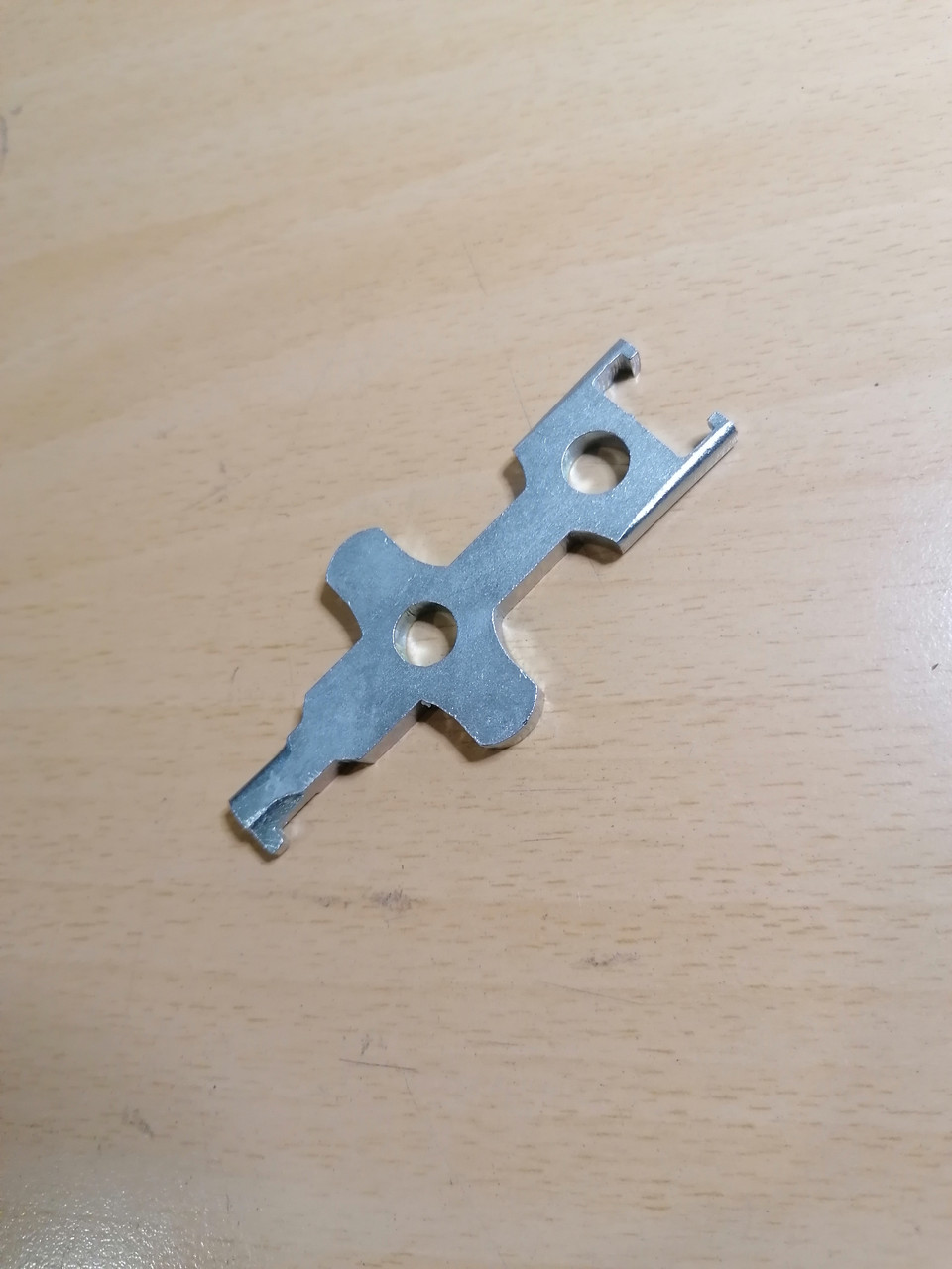 Ключ сапера для мін, універсальний ключ для приведення підривника для протитанкових мін