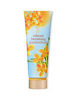 Лосьон для тела Victoria's Secret Body Fragrance Vivid Blooms Lotion Vibrant Blooming Passionfruit, 236 мл