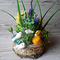 Весняна композиція з підсвіткою в гніздечку.