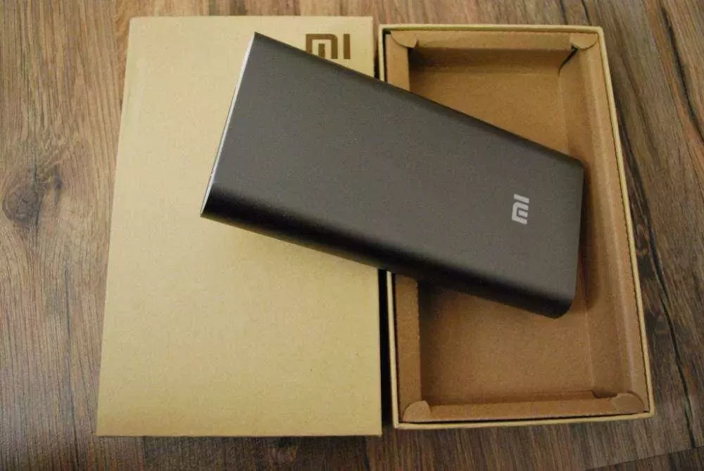 Power Bank Xiaomi 20800 mAh для мобильных устройств в черном цвете - фото 2 - id-p2113450526