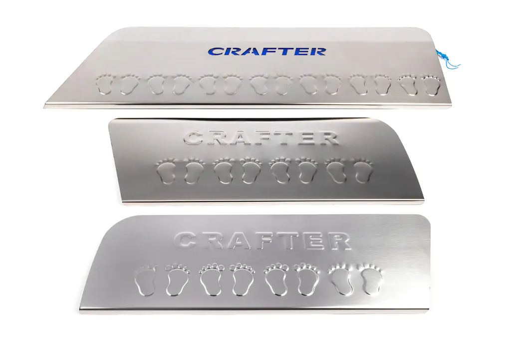 Накладки на внутрішні пороги Carmos на Volkswagen Crafter 2006-2017 Хром пороги Фольксваген Крафтер Сині 3 шт., фото 1