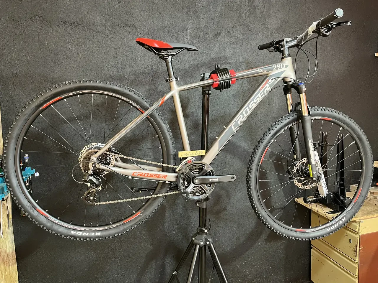 Гірський велосипед Crosser Solo 29"/21" обладнання Shimano Altus 3*8 гідравлічні гальма вилка з локаутом