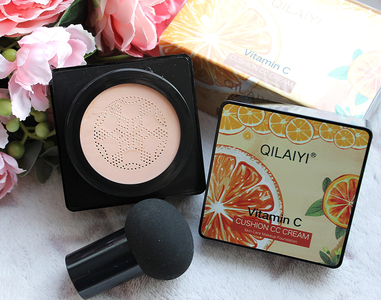 Кушон для обличчя з вітаміном C QILAIYI VITAMIN C CUSHION CC CREAM тон 01 Слонова пензелька