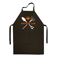 Фартух чорний кухонний з оригінальним принтом для дачника "Королева дачі. Схрещені Лопата та Граблі"