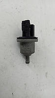 Клапан вентиляції паливного бака Volkswagen Golf 5 2.0 2005 рр. 058133517B
