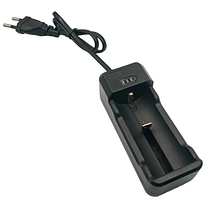 Зарядка для акумуляторів 18650, 26650, 21700 / Чорна