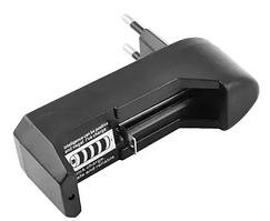 Зарядка для акумулятора 18650 / Чорна