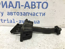 Обмежувач дверей задній лівий Toyota Avensis 2003-2008 6863005040 (Арт.31195)
