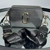 Marc Jacobs The Snapshot Black/Gold 21 х 12.5 х 7 см хорошее качество женские сумочки и клатчи хорошее