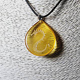 Кулон 100% натуральний бурштин вага 6,1 г вирізаний дракон підвіс срібло 925, фото 3