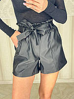 Женские кожаные шорты с поясом и карманами (Размер 42,44,46,48), Черные