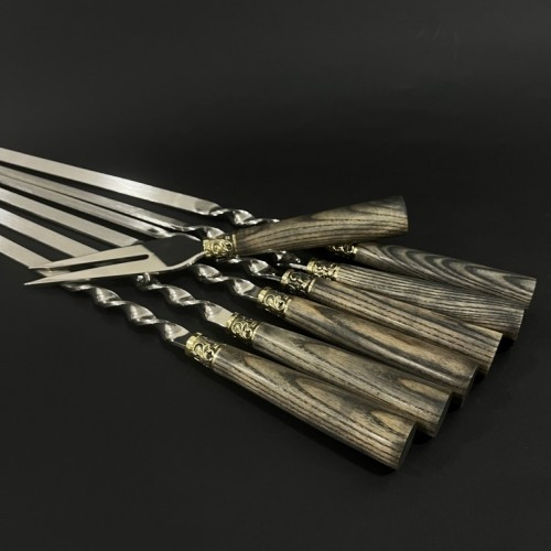 Набір шампурів з вилкою "Ясенові" з декоративною рукояттю з ясена в сагайдаку з щільної натуральної шкіри, фото 1