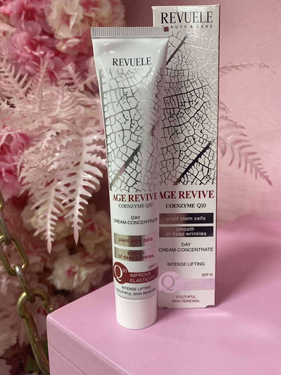 Крем-концентрат денний антивіковий з SPF15 Revuele