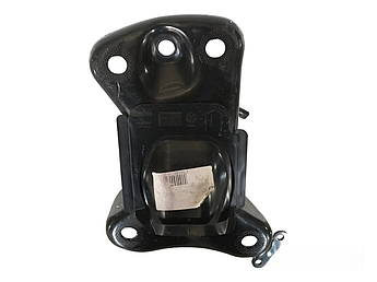 Опорний кронштейн задньої осі лівий Jetta 2015-2018 оригінал б/у