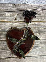 Кованая роза на подставке "Сердце"