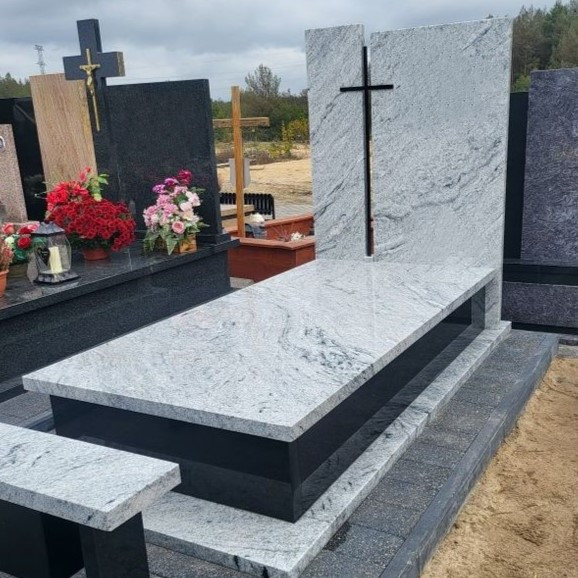 Європейський пам’ятник з італійського каменю закритий 1400*2500