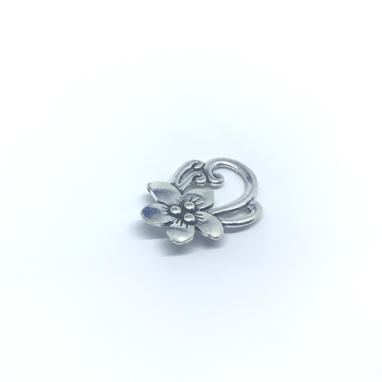 Підвіски металеві "Квітка" накладки колір "античне срібло" Кулони для прикрас і декору 30х19мм