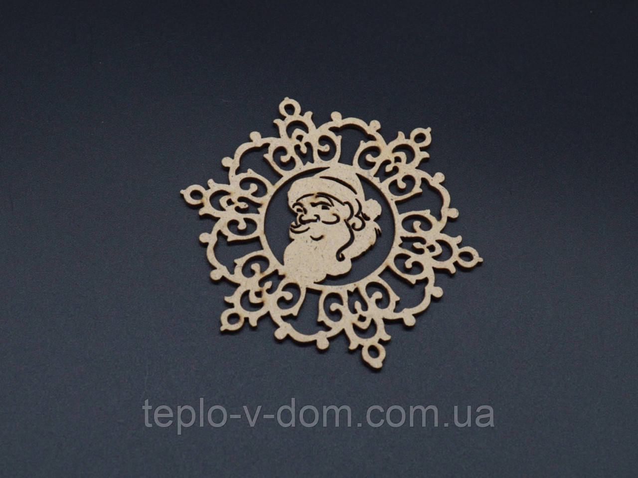 Дерев'яна сніжинка "Дід Мороз". 9см