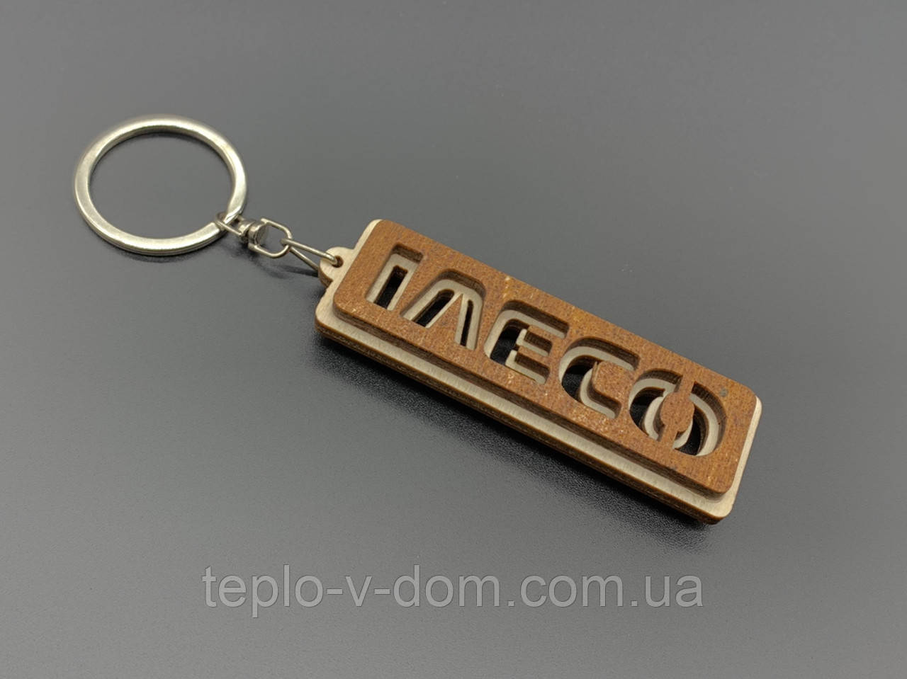 Брелок дерев'яний Iveco. 7.5 см