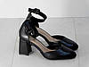 Туфлі на стійкому підборі жіночі з ремінцем чорного кольору, фото 8