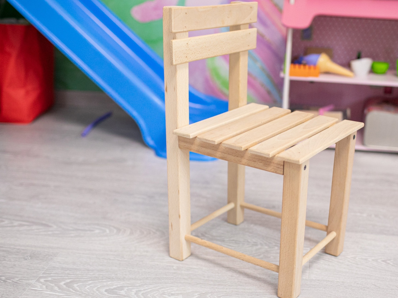 Дитячий дерев'яний стільчик 45х25х25 см меблі в дитячу кімнату з натурального дерева