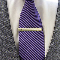 Затискач для краватки двокольоровий срібний з золотистими вставками в подарунковій коробці NEXTDAY JZ24003-2