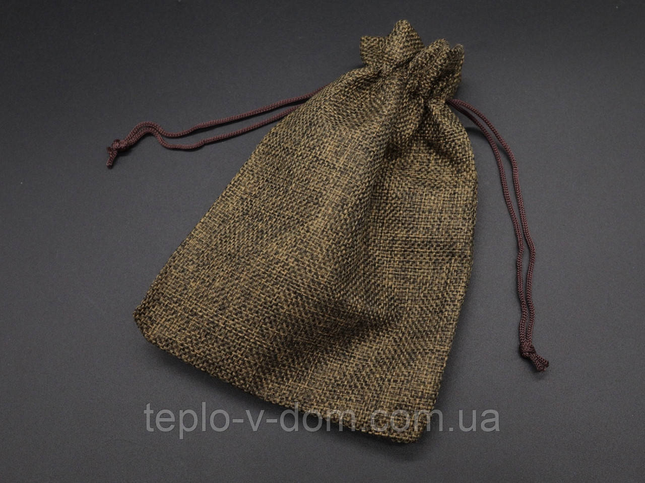 Подарунковий мішечок з мішковини на затяжках. Колір коричневий. 13х18см