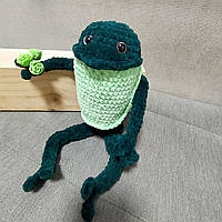 Лягушка лягушонок маленький озорник игрушка вязаная крючком зеленая ручная робота