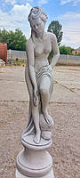 Велика садова фігура, скульптура, статуетка Венера на постаменті для декору саду з цементу, ручної роботи 75 смУКР