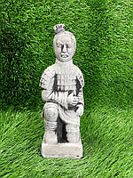 Скульптура из бетона китайский Терракотовый воин, садово-парковая фигура китайского воина серо-черного цвета.