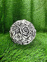 Бетонная фигура шар в цветах, садово-парковая сфера в цветах серо-черного цвета ручного. УКР