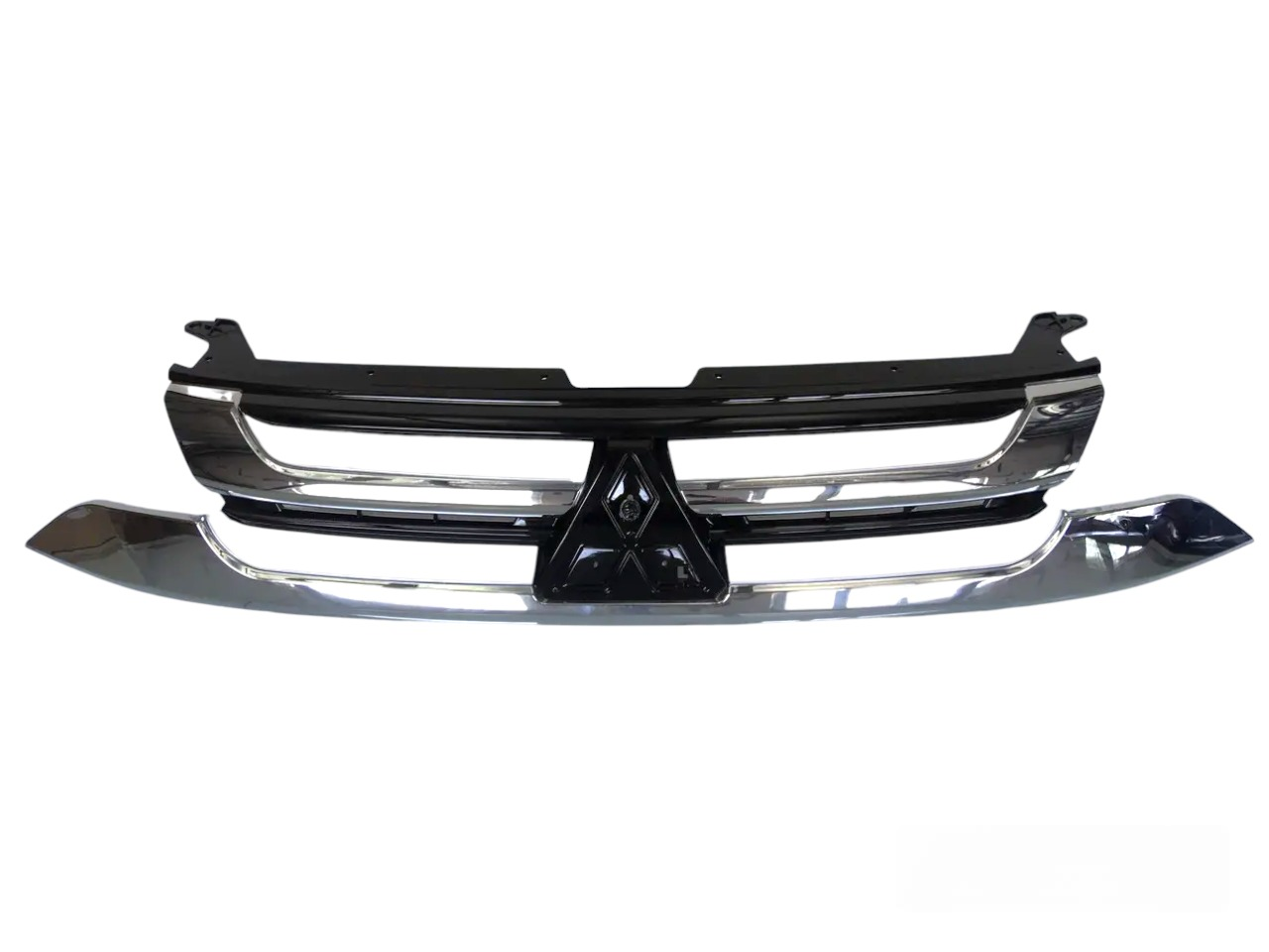 Решітка радіатора grill Mitsubishi Outlander (Мітсубіші Аутлендер) 2016-2018 рест 7450A967