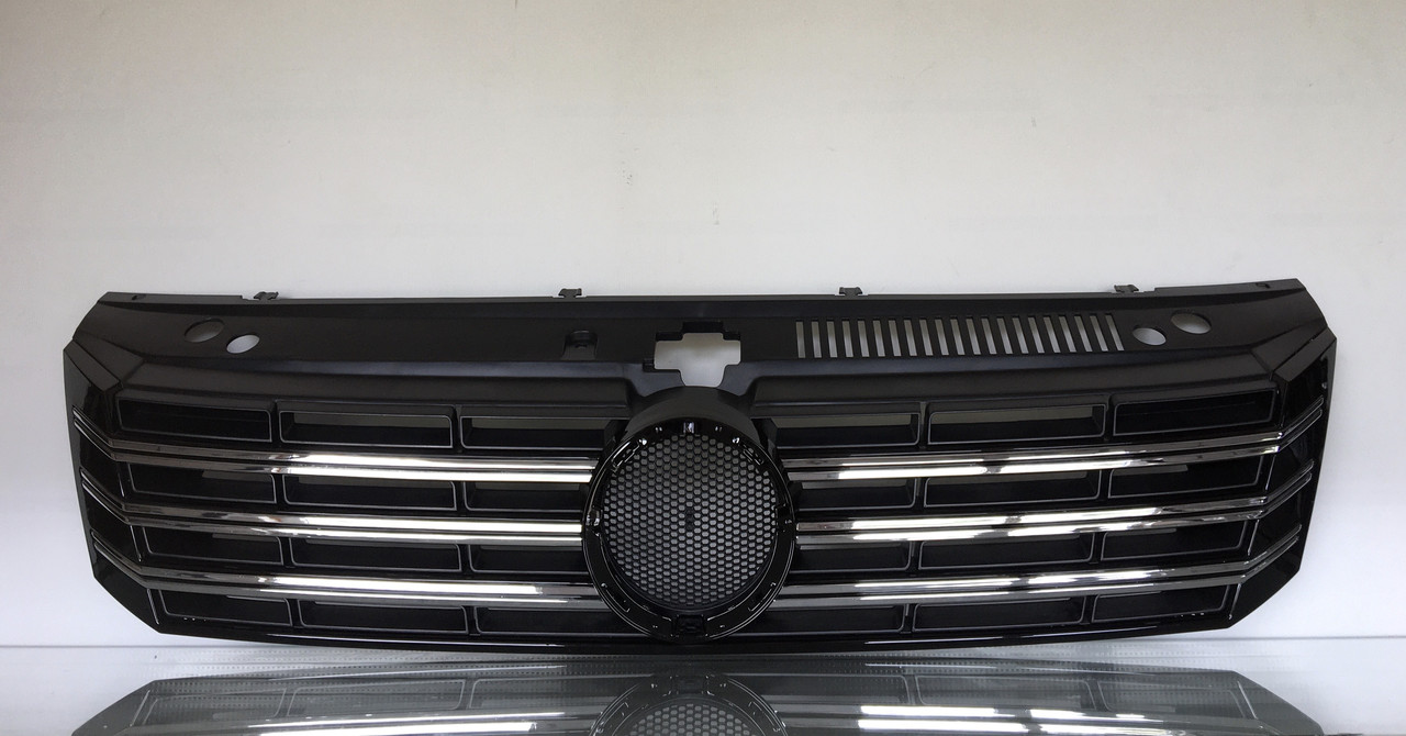 Решітка переднього бампера верхня VW Passat 2012-2015 561-853-651-C-OQE