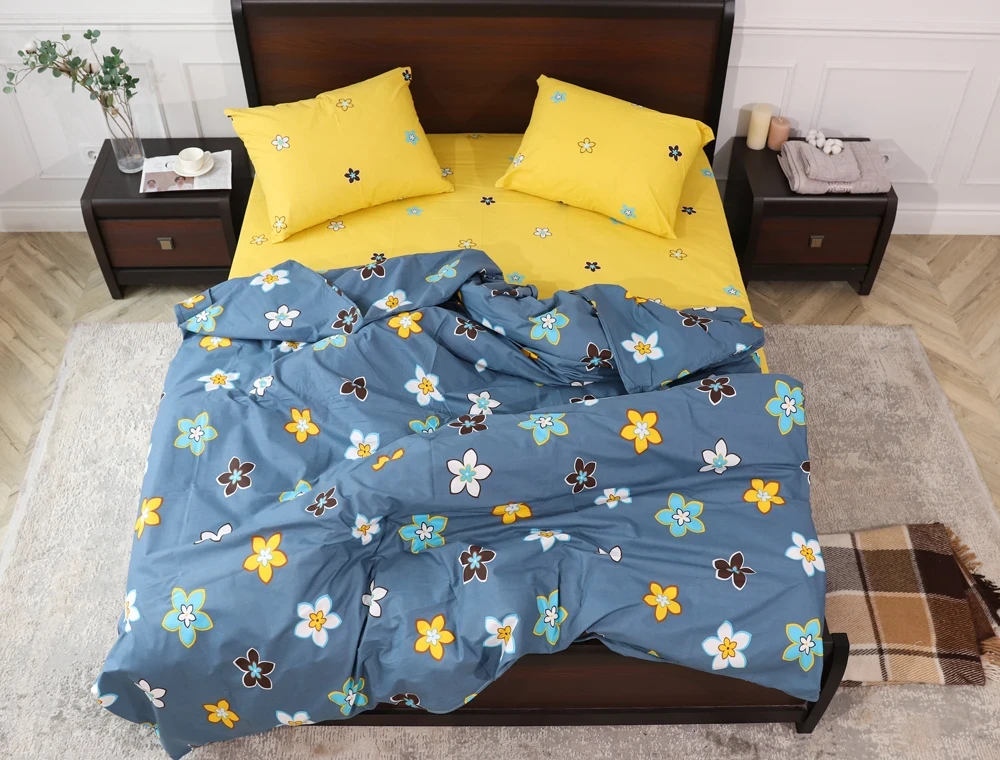 Євро максі двоколірний комплект постільної білизни із зображенням квітів 200*220 комбінований із Бязі Gold, Черешенька