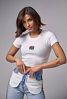 Короткая футболка в рубчик с вышивкой - белый цвет, S (есть размеры)